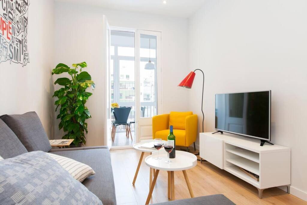 Perfectly Located 4Bed 4Bath Apartment In Barcelona 3 1 Екстер'єр фото
