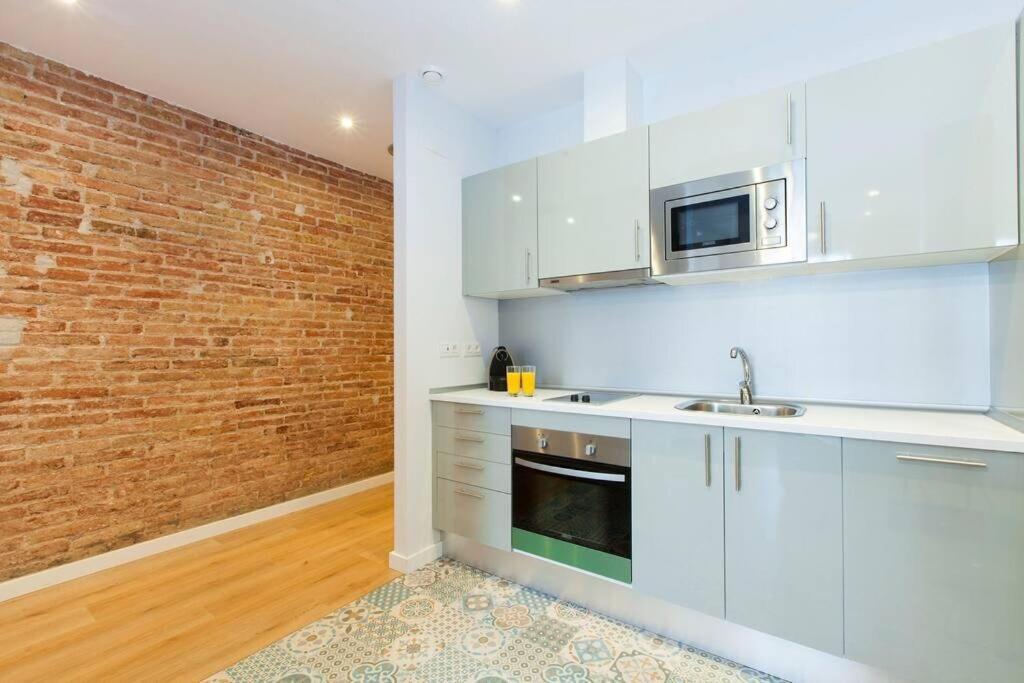 Perfectly Located 4Bed 4Bath Apartment In Barcelona 3 1 Екстер'єр фото