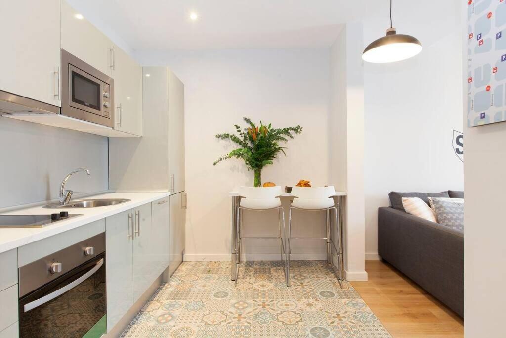 Perfectly Located 4Bed 4Bath Apartment In Barcelona 3 1 Екстер'єр фото
