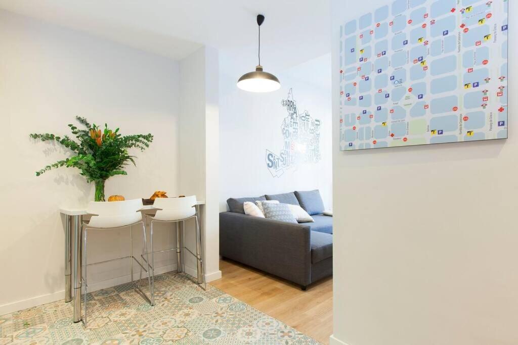 Perfectly Located 4Bed 4Bath Apartment In Barcelona 3 1 Екстер'єр фото